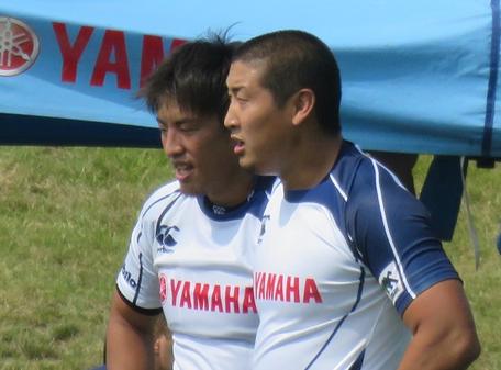 ゲームキャプテンの斉田選手（左）と急成長中の松本選手（右）
