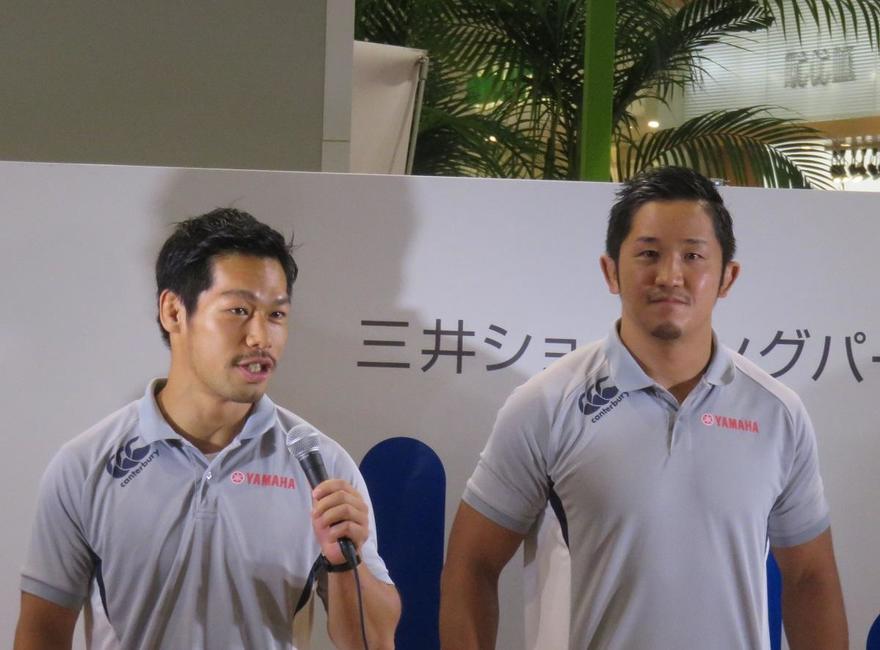 前回にららぽーと磐田でのトークショーに出演した池町選手（左）と山路選手（右）